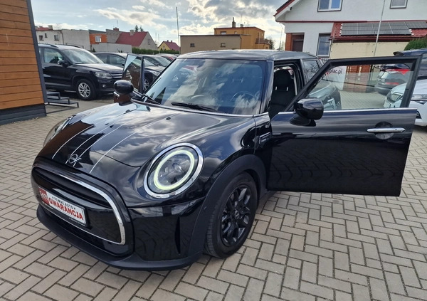 MINI Cooper cena 94500 przebieg: 28000, rok produkcji 2021 z Czersk małe 781